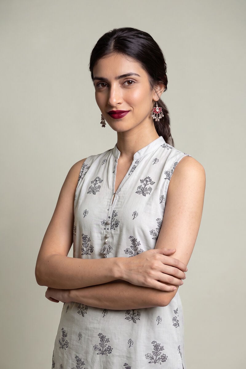 Embroidered | Raw Silk | Sleeveless V-Neck Kurta | USD 45.00