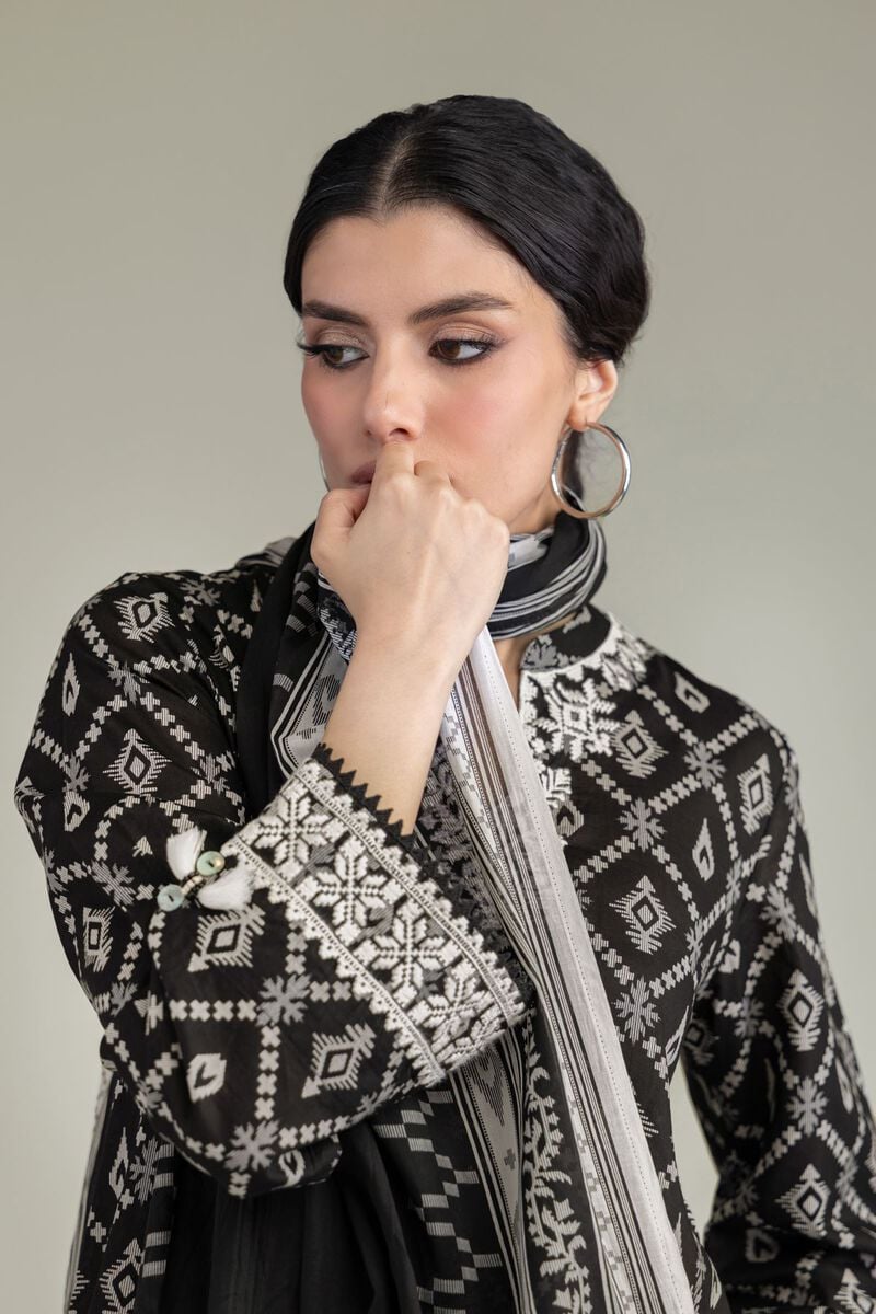 Embroidered | Lawn | Black Lawn Dupatta | USD 25.00