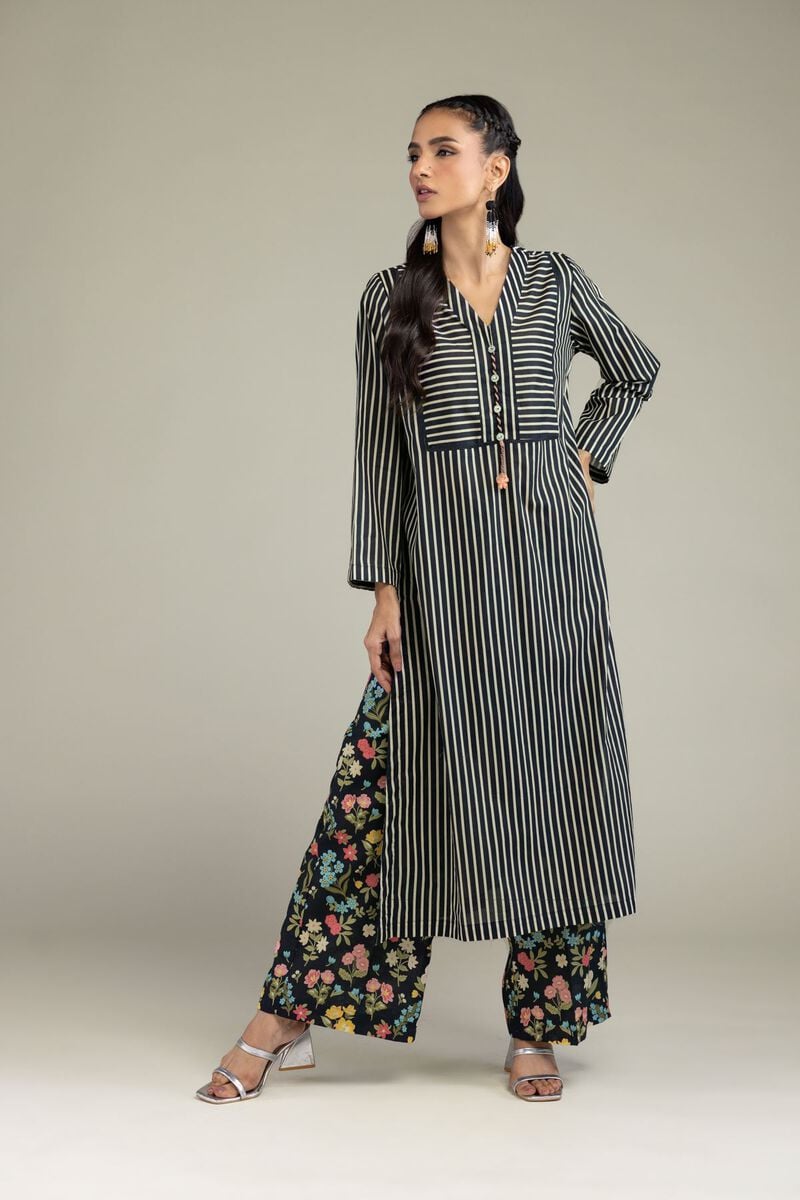 https://us.khaadi.com/dw/image/v2/BJTG_PRD/on/demandware.static/-/Sites-khaadi-master-catalog/default/dw01ebf8a1/images/hi-res/1-26-205-b-f1_multi_1.jpg?sw=800&sh=1200