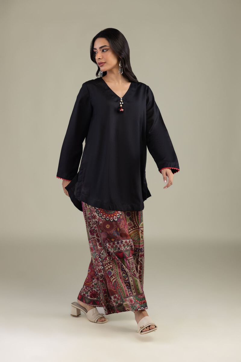 https://us.khaadi.com/dw/image/v2/BJTG_PRD/on/demandware.static/-/Sites-khaadi-master-catalog/default/dw022b413e/images/hi-res/1-26-246-b-f1_multi_1.jpg?sw=800&sh=1200