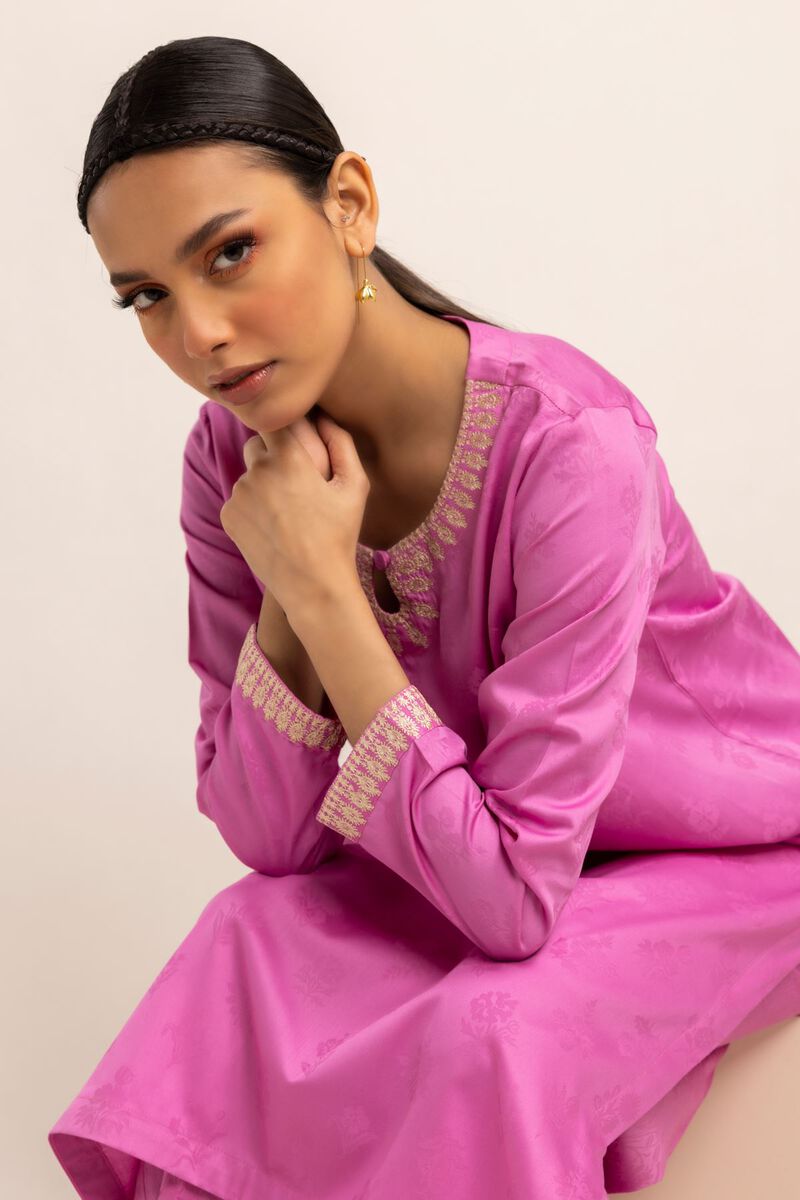  | Kurta | Embroidered | null