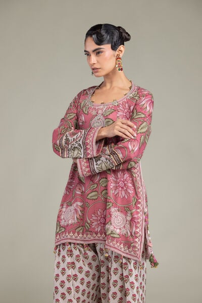 Embroidered | Raw Silk | Silk Round-Neck Kurta | USD 70.00