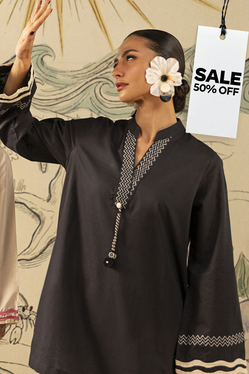 https://us.khaadi.com/dw/image/v2/BJTG_PRD/on/demandware.static/-/Sites-khaadi-master-catalog/default/dw05b5c312/images/hi-res/1-26-211-a-f1_multi_1.jpg?sw=800&sh=1200