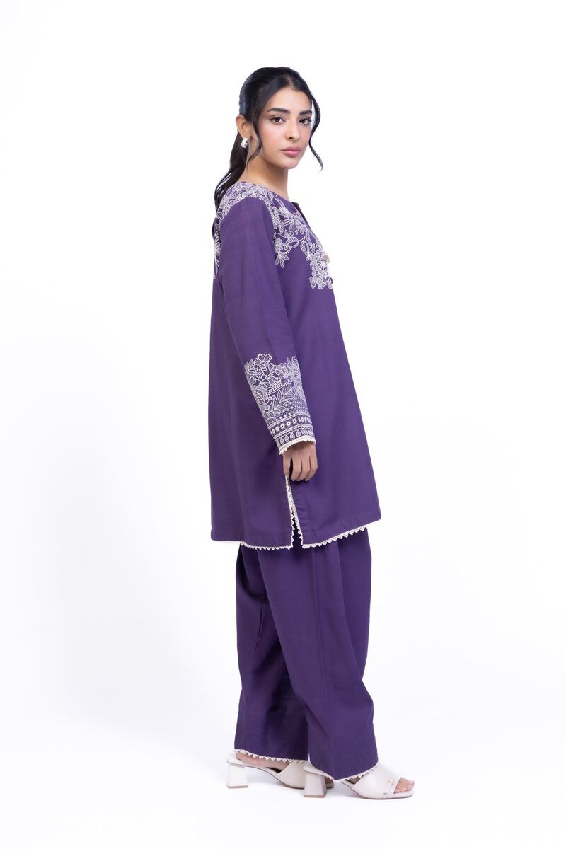 https://us.khaadi.com/dw/image/v2/BJTG_PRD/on/demandware.static/-/Sites-khaadi-master-catalog/default/dw06e24b19/images/hi-res/25-08-11e15-04bb_multi_1.jpg?sw=800&sh=1200