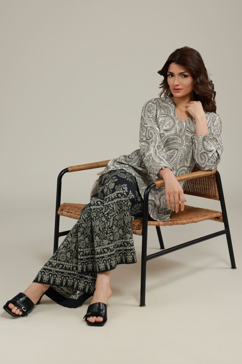 https://us.khaadi.com/dw/image/v2/BJTG_PRD/on/demandware.static/-/Sites-khaadi-master-catalog/default/dw098d5cdd/images/hi-res/25-09-10e2-06ta_multi_1.jpg?sw=800&sh=1200