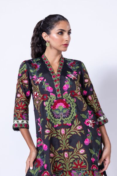  | Kurta | Embroidered | USD 100.00