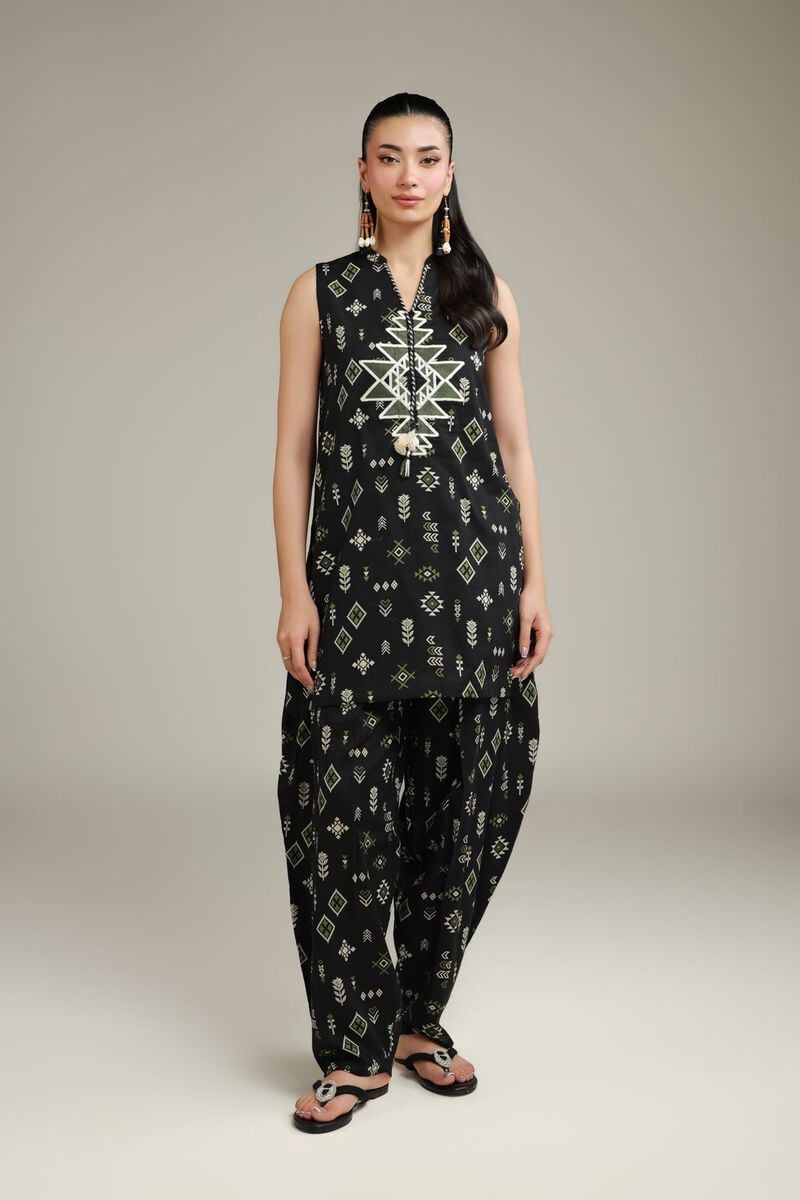 https://us.khaadi.com/dw/image/v2/BJTG_PRD/on/demandware.static/-/Sites-khaadi-master-catalog/default/dw0dba69b0/images/hi-res/1-26-132-b-g_multi_1.jpg?sw=800&sh=1200