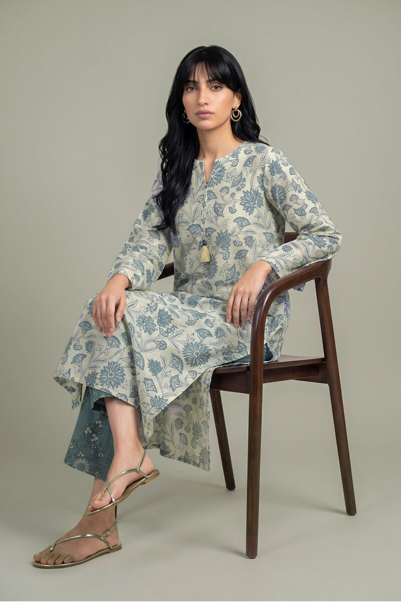 https://us.khaadi.com/dw/image/v2/BJTG_PRD/on/demandware.static/-/Sites-khaadi-master-catalog/default/dw0e007a87/images/hi-res/1-26-452-a-a1_multi_1.jpg?sw=800&sh=1200