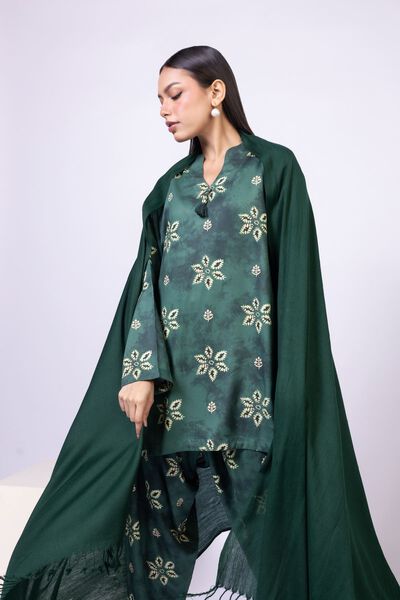 Dyed | Acrylic | Shawl | USD 15.00