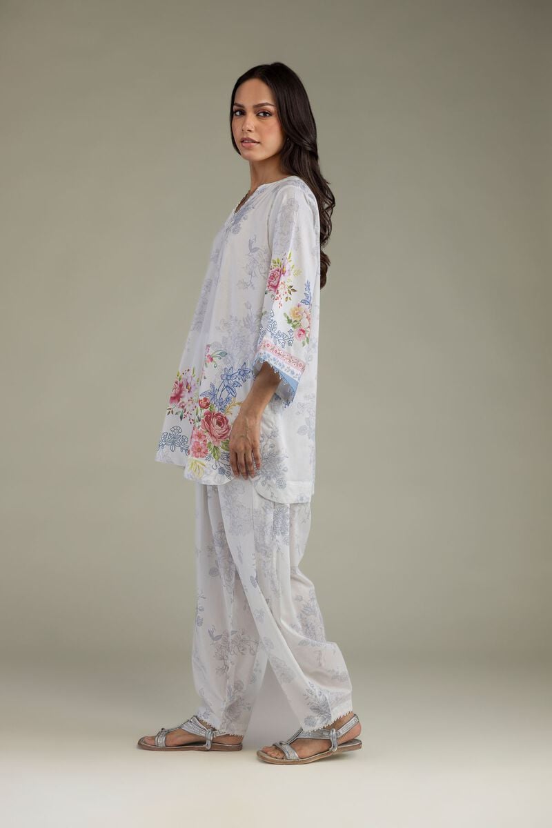 https://us.khaadi.com/dw/image/v2/BJTG_PRD/on/demandware.static/-/Sites-khaadi-master-catalog/default/dw11f5188f/images/hi-res/1-26-252-b-c1_multi_1.jpg?sw=800&sh=1200