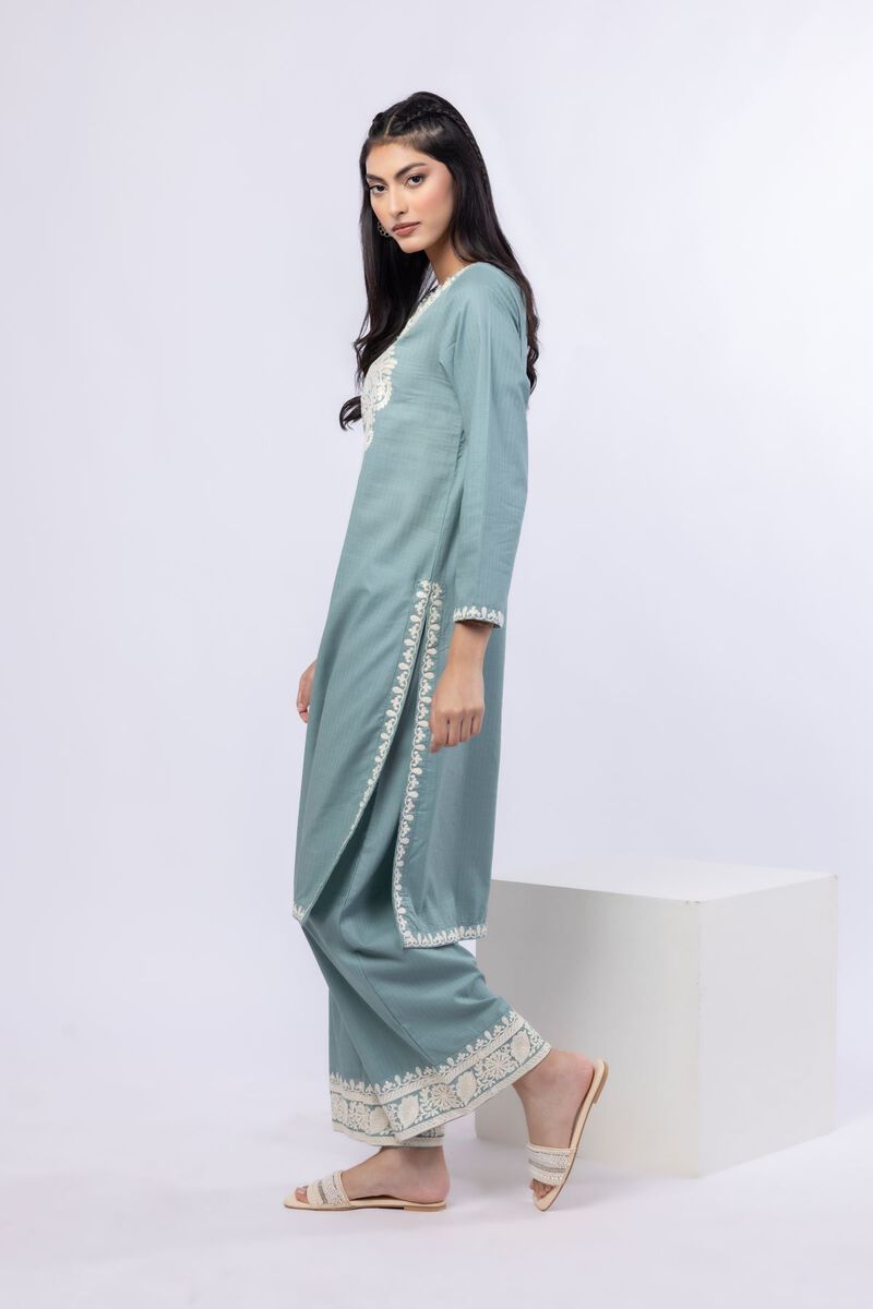 https://us.khaadi.com/dw/image/v2/BJTG_PRD/on/demandware.static/-/Sites-khaadi-master-catalog/default/dw12616b6b/images/hi-res/r-eeb24747b_multi_1.jpg?sw=800&sh=1200