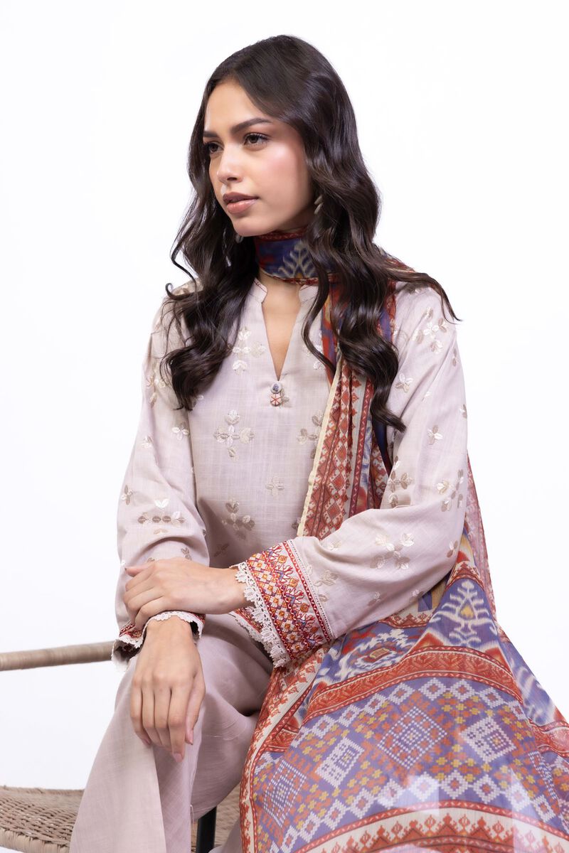 https://us.khaadi.com/dw/image/v2/BJTG_PRD/on/demandware.static/-/Sites-khaadi-master-catalog/default/dw12778a7a/images/hi-res/ch240819c_multi_1.jpg?sw=800&sh=1200
