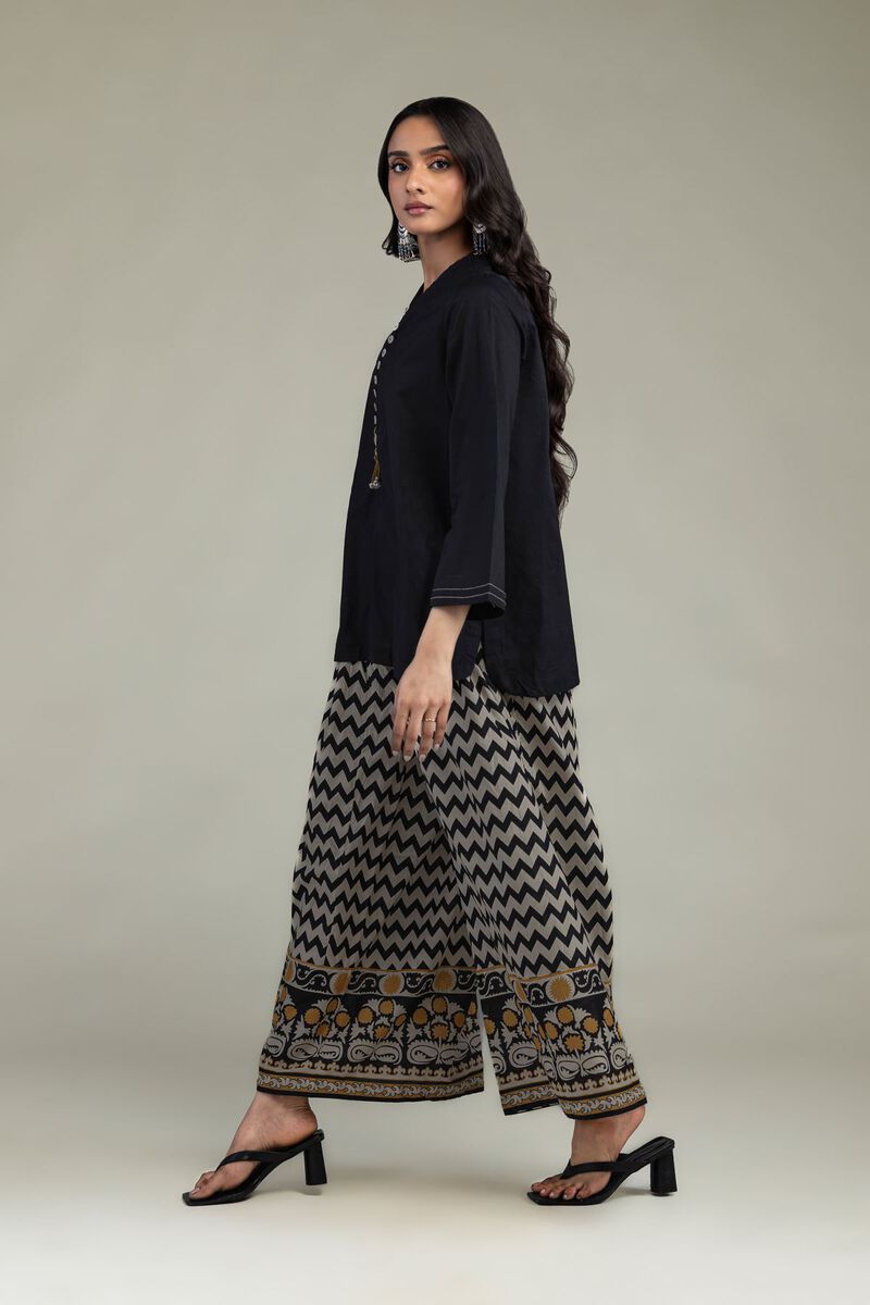 https://us.khaadi.com/dw/image/v2/BJTG_PRD/on/demandware.static/-/Sites-khaadi-master-catalog/default/dw129235cc/images/hi-res/1-26-304-b-j1_multi_1.jpg?sw=800&sh=1200