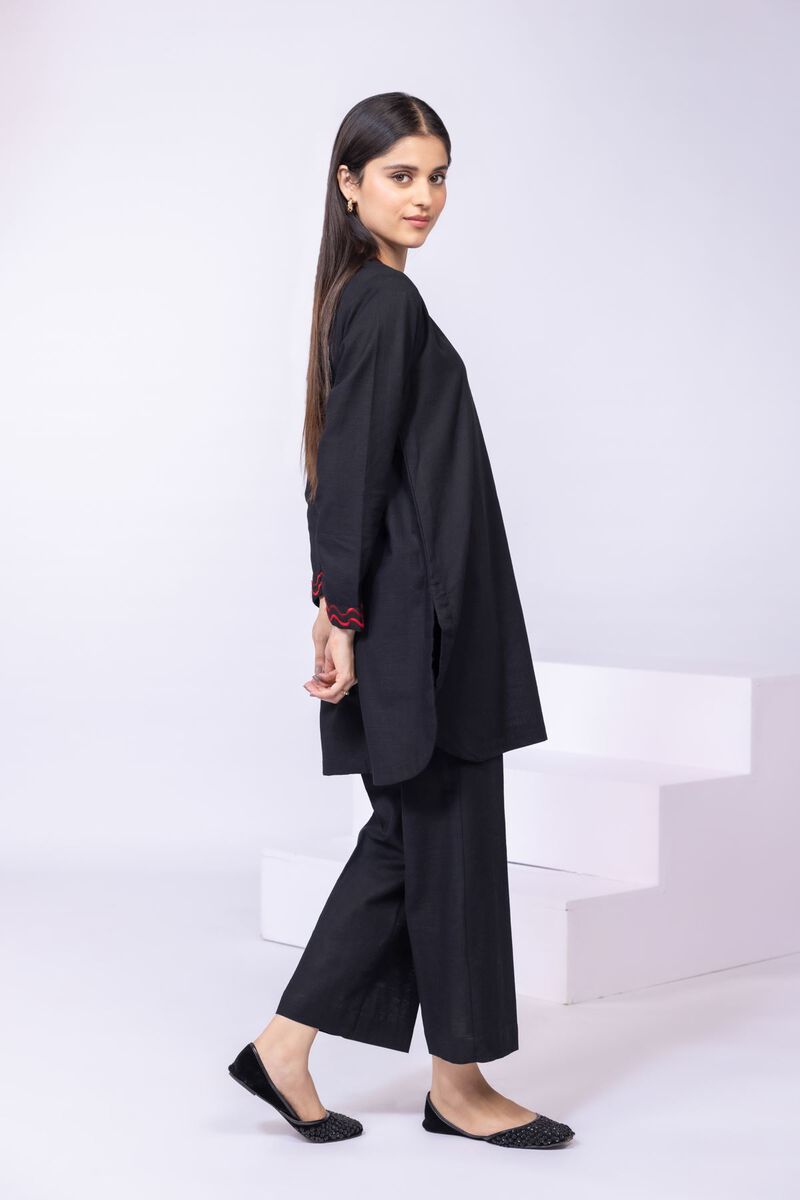 https://us.khaadi.com/dw/image/v2/BJTG_PRD/on/demandware.static/-/Sites-khaadi-master-catalog/default/dw12a80071/images/hi-res/eeb24740a_multi_1.jpg?sw=800&sh=1200