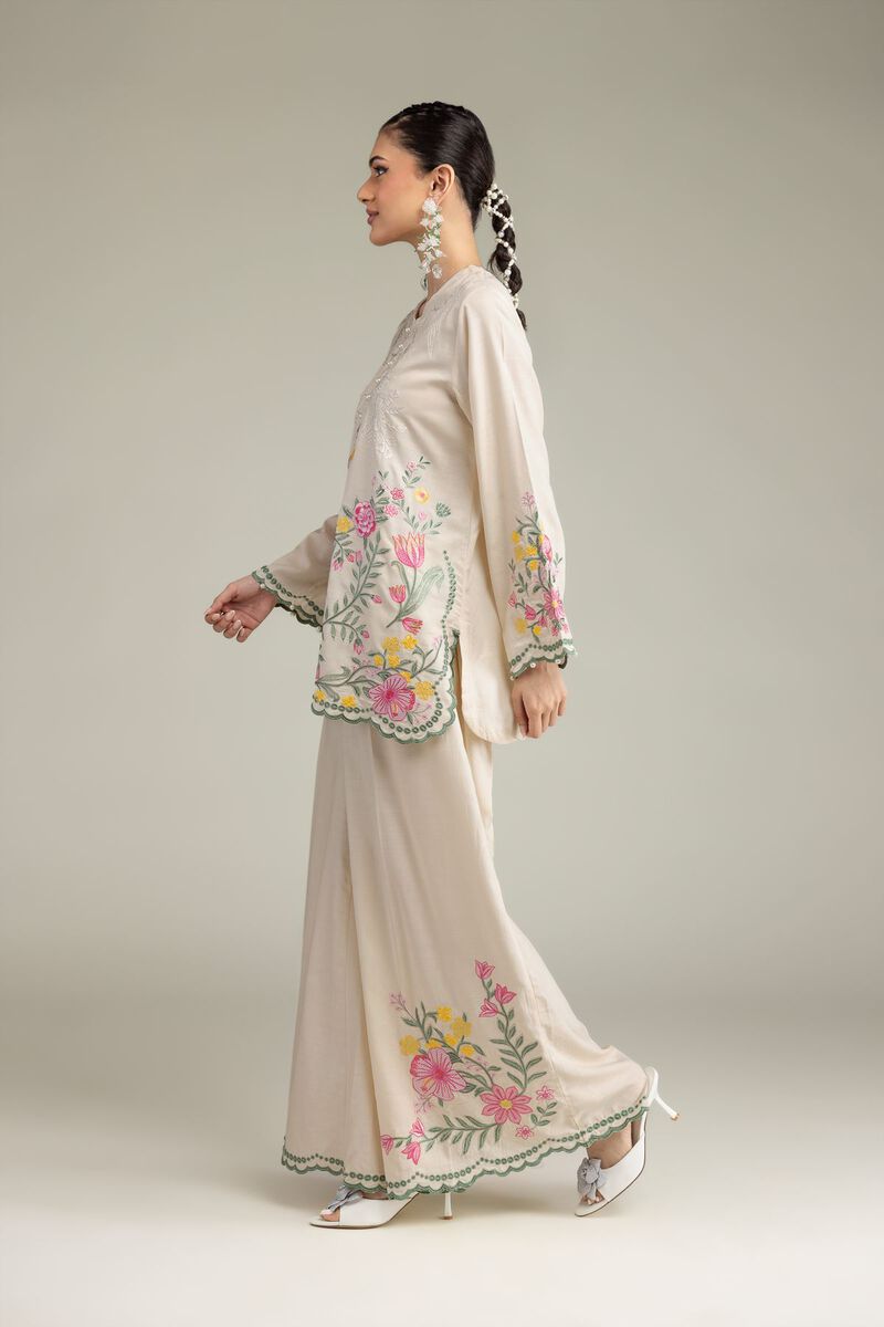 https://us.khaadi.com/dw/image/v2/BJTG_PRD/on/demandware.static/-/Sites-khaadi-master-catalog/default/dw1426b49a/images/hi-res/2-26-211-b-b1_multi_1.jpg?sw=800&sh=1200