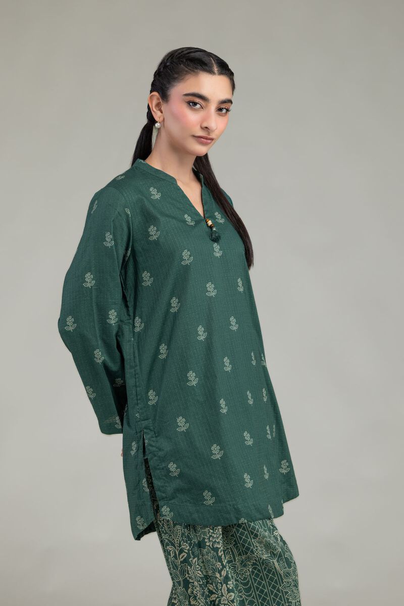 https://us.khaadi.com/dw/image/v2/BJTG_PRD/on/demandware.static/-/Sites-khaadi-master-catalog/default/dw148adc60/images/hi-res/1-26-212-a-c1_multi_1.jpg?sw=800&sh=1200