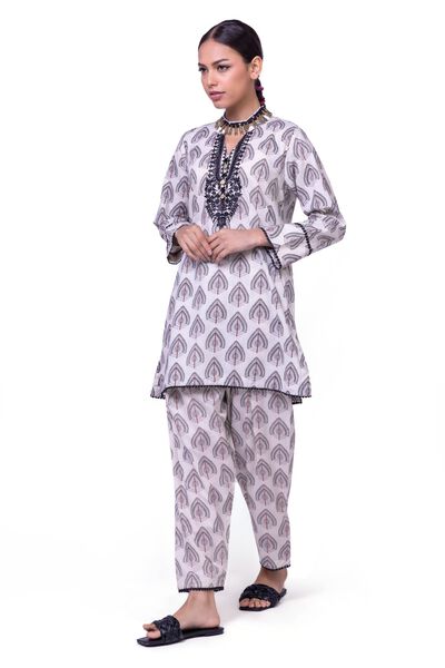 khaadi wool shawl suits