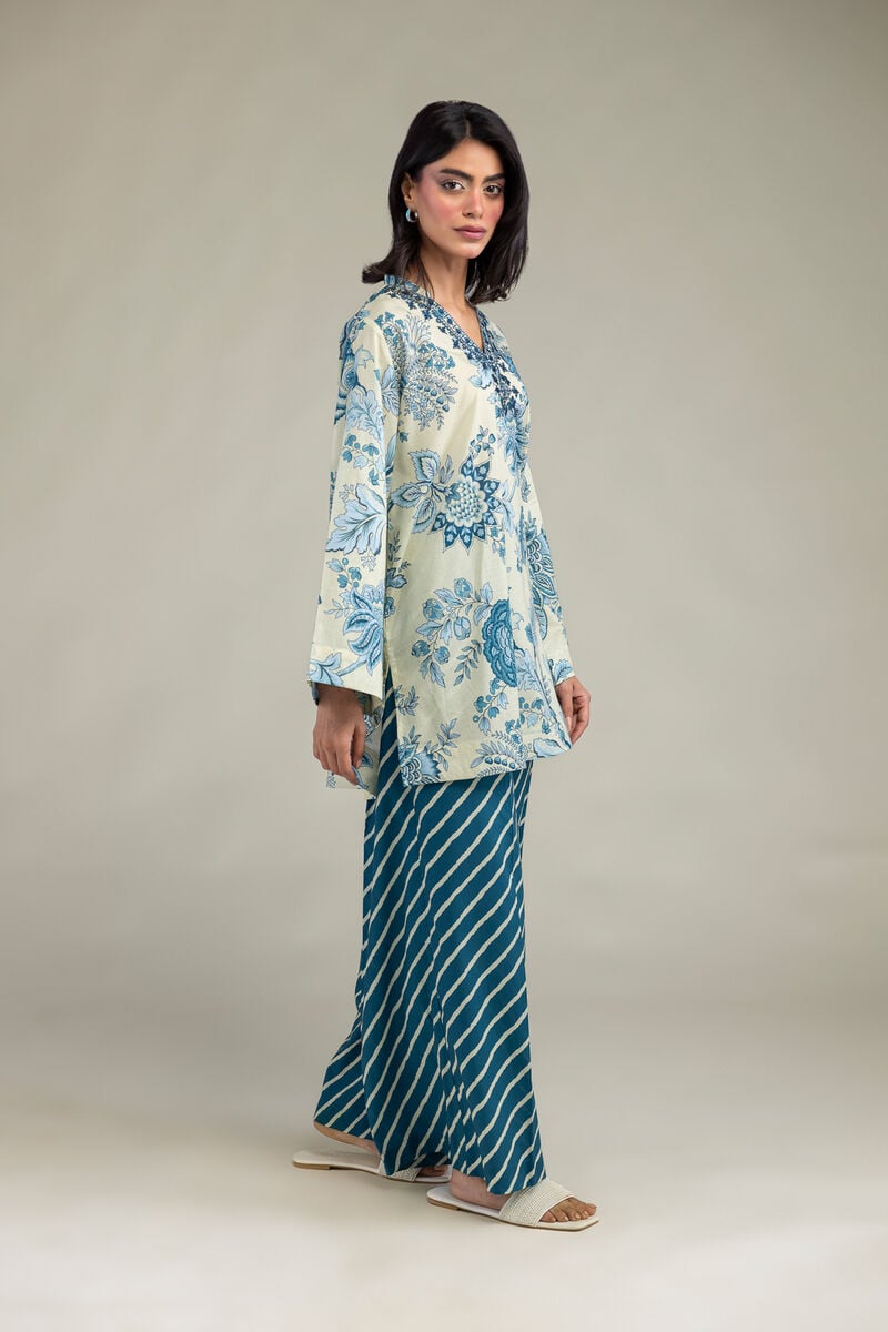 https://us.khaadi.com/dw/image/v2/BJTG_PRD/on/demandware.static/-/Sites-khaadi-master-catalog/default/dw169d56dd/images/hi-res/1-26-317-b-f2_multi_1.jpg?sw=800&sh=1200