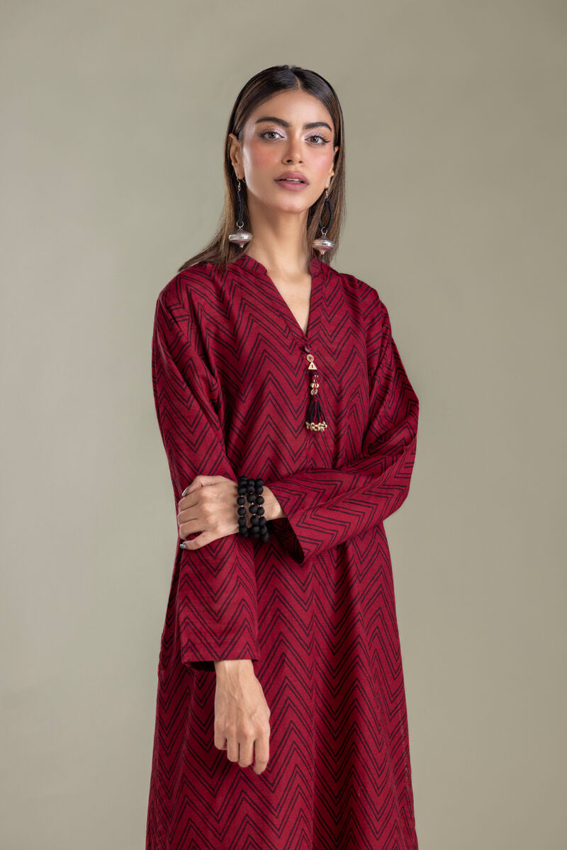 https://us.khaadi.com/dw/image/v2/BJTG_PRD/on/demandware.static/-/Sites-khaadi-master-catalog/default/dw1791ddae/images/hi-res/1-26-416-a-a1_multi_1.jpg?sw=800&sh=1200