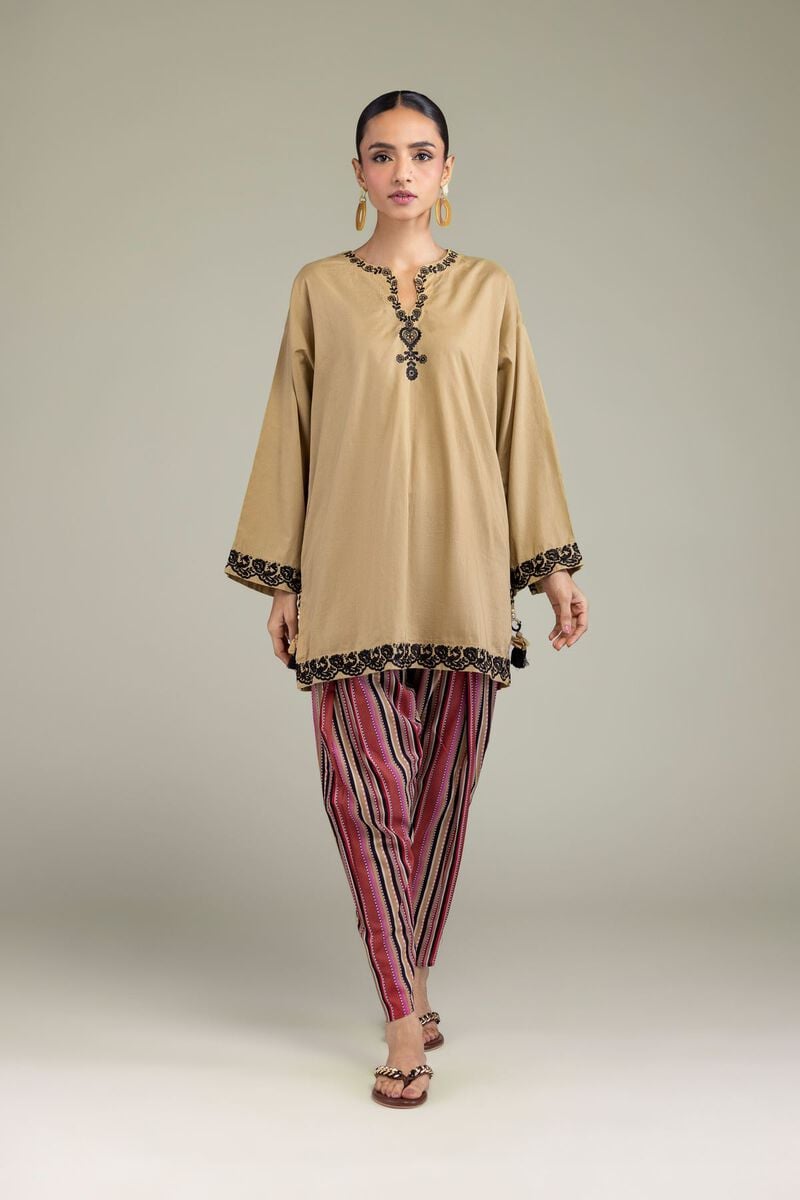 https://us.khaadi.com/dw/image/v2/BJTG_PRD/on/demandware.static/-/Sites-khaadi-master-catalog/default/dw18124657/images/hi-res/1-26-210-b-d1_multi_1.jpg?sw=800&sh=1200