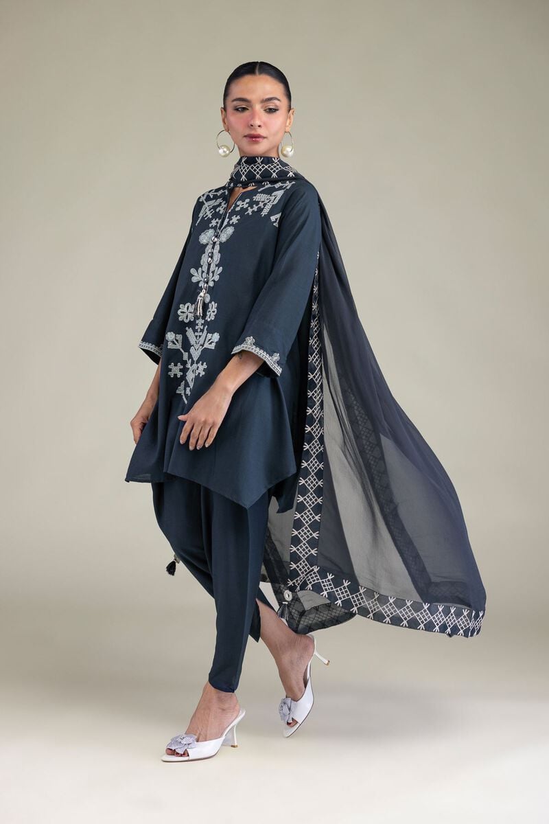 https://us.khaadi.com/dw/image/v2/BJTG_PRD/on/demandware.static/-/Sites-khaadi-master-catalog/default/dw1848ac61/images/hi-res/2-26-202-b-b_multi_1.jpg?sw=800&sh=1200