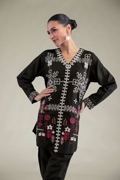 Embroidered | Raw Silk | Black Floral Kurta | USD 45.00