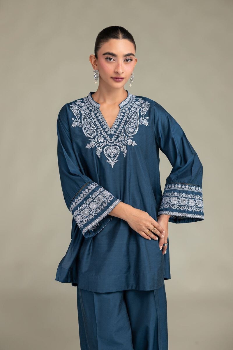 https://us.khaadi.com/dw/image/v2/BJTG_PRD/on/demandware.static/-/Sites-khaadi-master-catalog/default/dw18a45e80/images/hi-res/1-26-249-a-b1_multi_1.jpg?sw=800&sh=1200