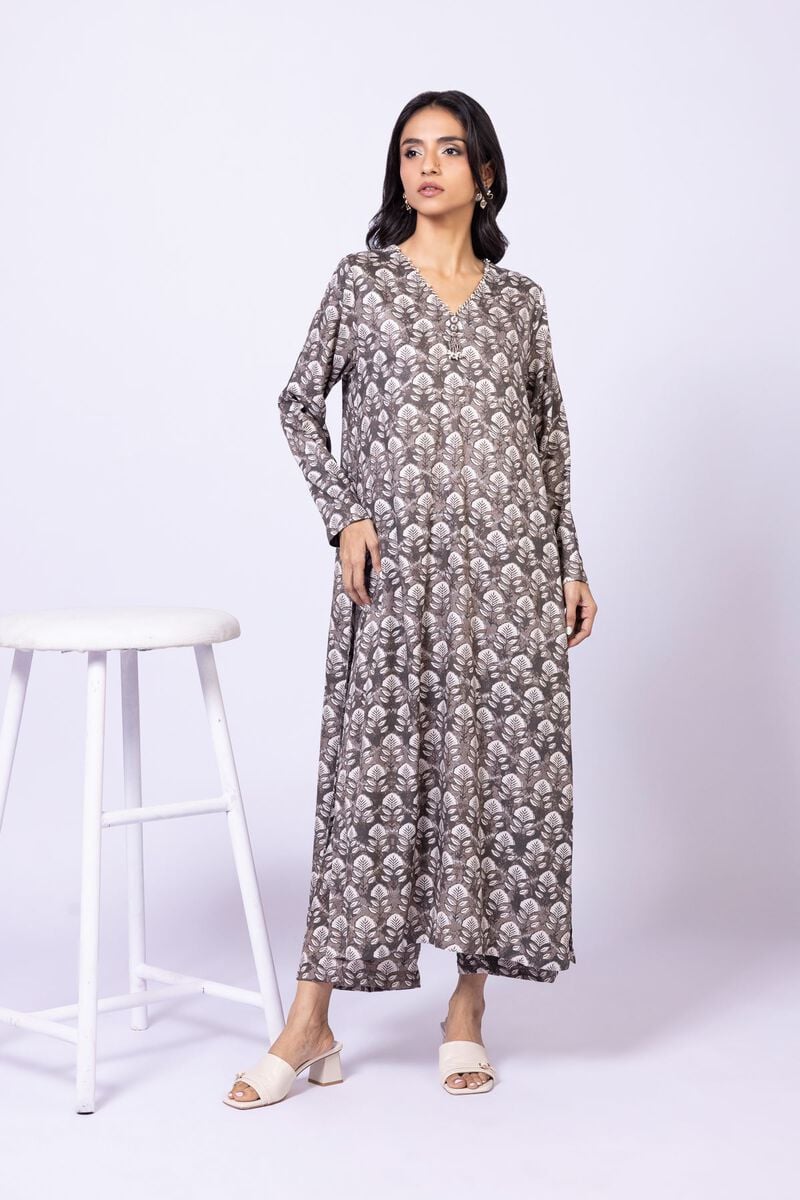 https://us.khaadi.com/dw/image/v2/BJTG_PRD/on/demandware.static/-/Sites-khaadi-master-catalog/default/dw19400061/images/hi-res/25-09-10e8-10tb_multi_1.jpg?sw=800&sh=1200