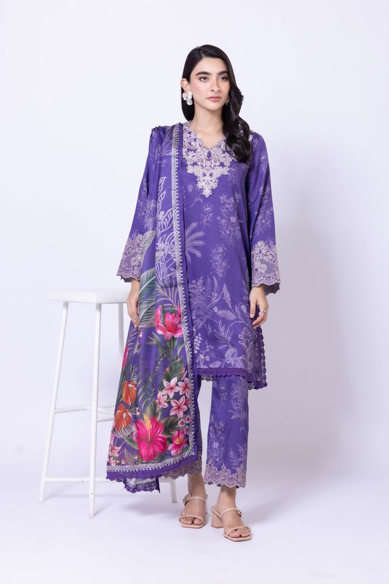 https://us.khaadi.com/dw/image/v2/BJTG_PRD/on/demandware.static/-/Sites-khaadi-master-catalog/default/dw1a7bc233/images/hi-res/csn06b_multi_1.jpg?sw=800&sh=1200
