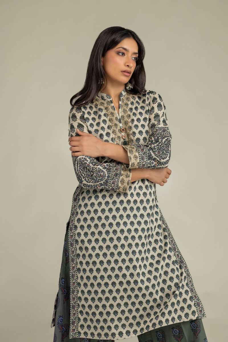 https://us.khaadi.com/dw/image/v2/BJTG_PRD/on/demandware.static/-/Sites-khaadi-master-catalog/default/dw1cc339ed/images/hi-res/1-26-319-a-a2_multi_1.jpg?sw=800&sh=1200