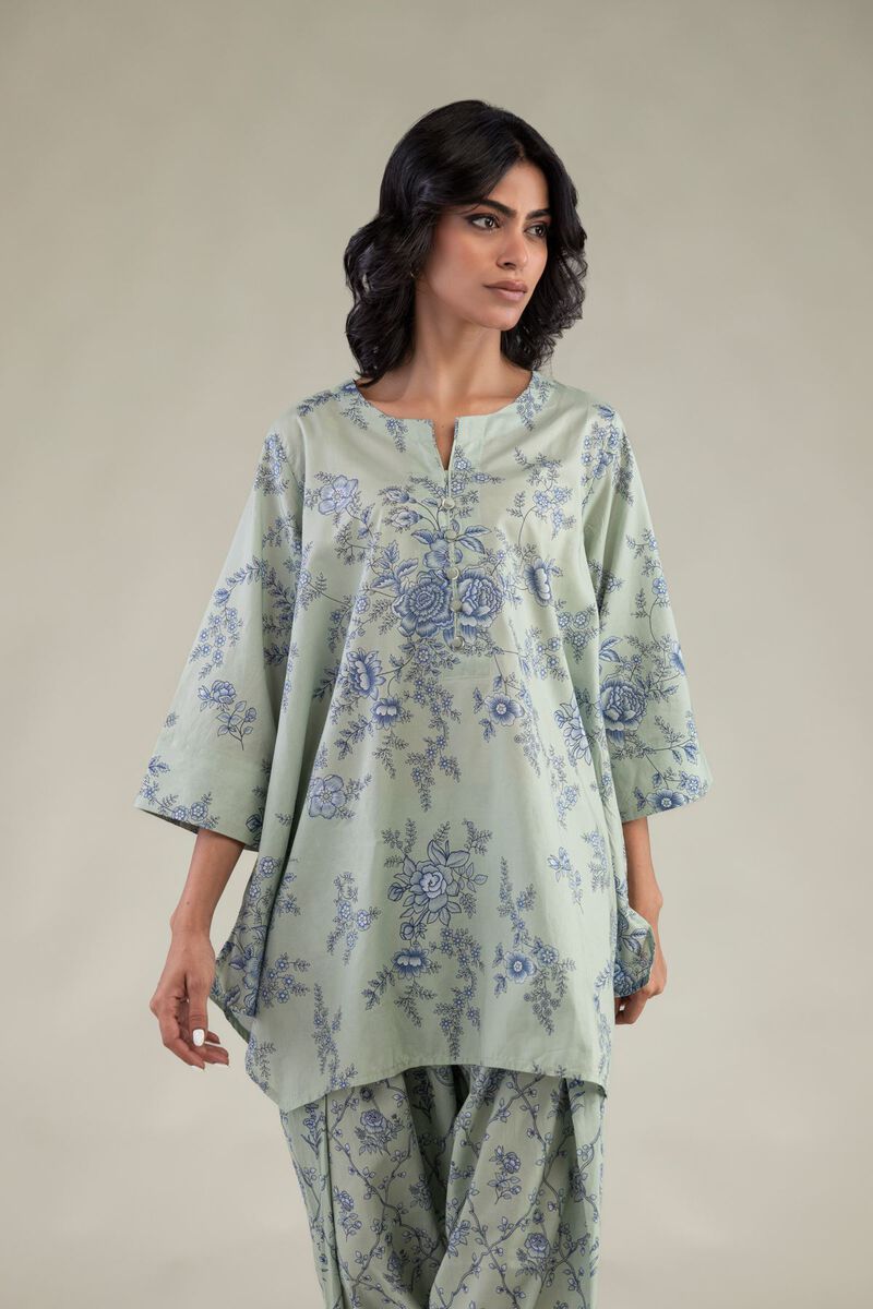 https://us.khaadi.com/dw/image/v2/BJTG_PRD/on/demandware.static/-/Sites-khaadi-master-catalog/default/dw1d5393d9/images/hi-res/1-26-248-a-g1_multi_1.jpg?sw=800&sh=1200