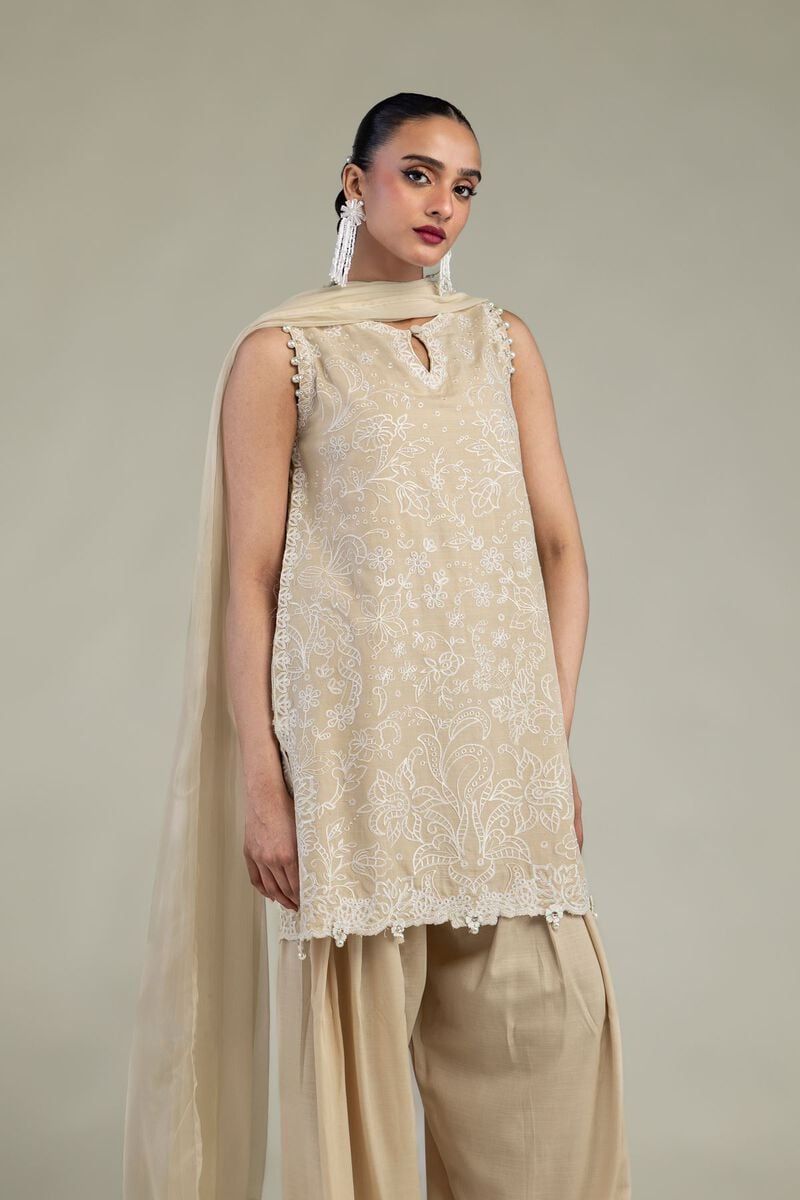 https://us.khaadi.com/dw/image/v2/BJTG_PRD/on/demandware.static/-/Sites-khaadi-master-catalog/default/dw1f2442d7/images/hi-res/2-26-304-a-i1_multi_1.jpg?sw=800&sh=1200
