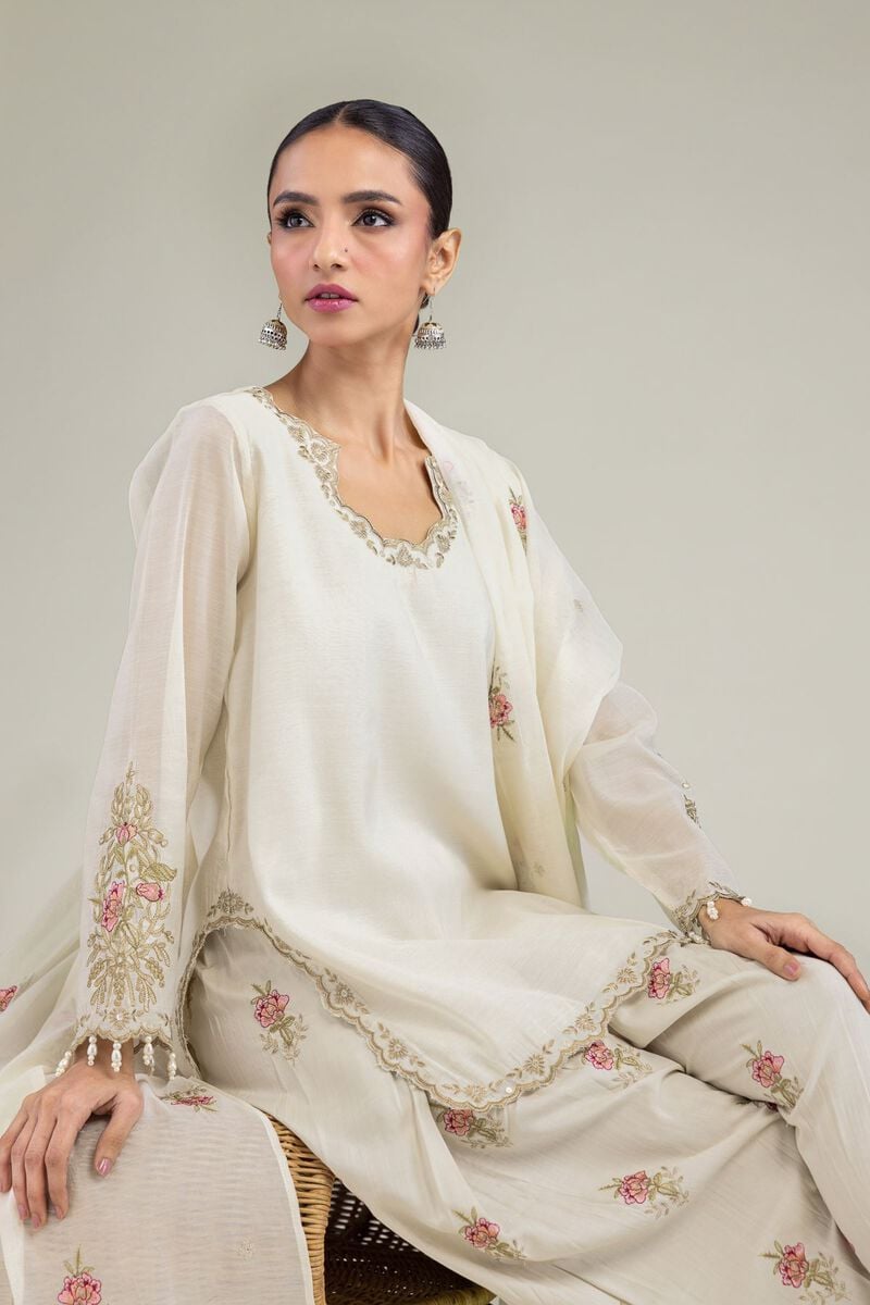 https://us.khaadi.com/dw/image/v2/BJTG_PRD/on/demandware.static/-/Sites-khaadi-master-catalog/default/dw1fe1a874/images/hi-res/2-26-109-a-e_multi_1.jpg?sw=800&sh=1200