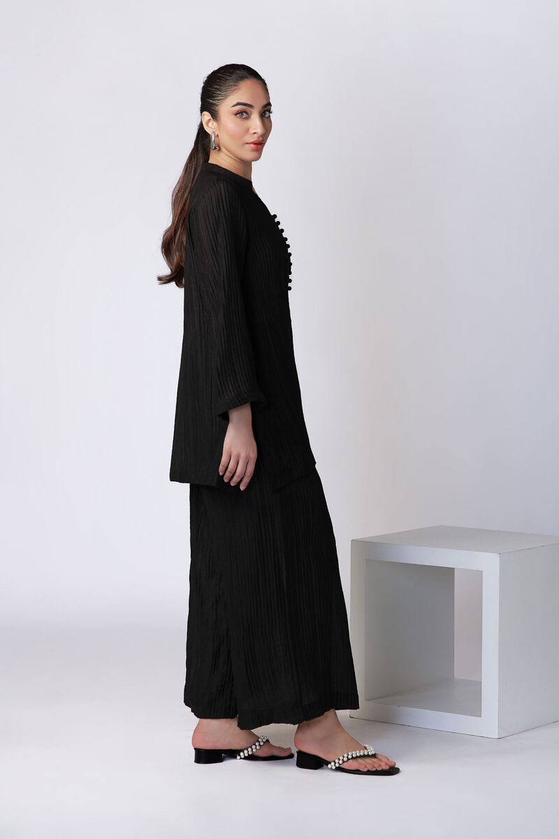 https://us.khaadi.com/dw/image/v2/BJTG_PRD/on/demandware.static/-/Sites-khaadi-master-catalog/default/dw2297dbf3/images/hi-res/25-07-7e7-01ba_multi_1.jpg?sw=800&sh=1200
