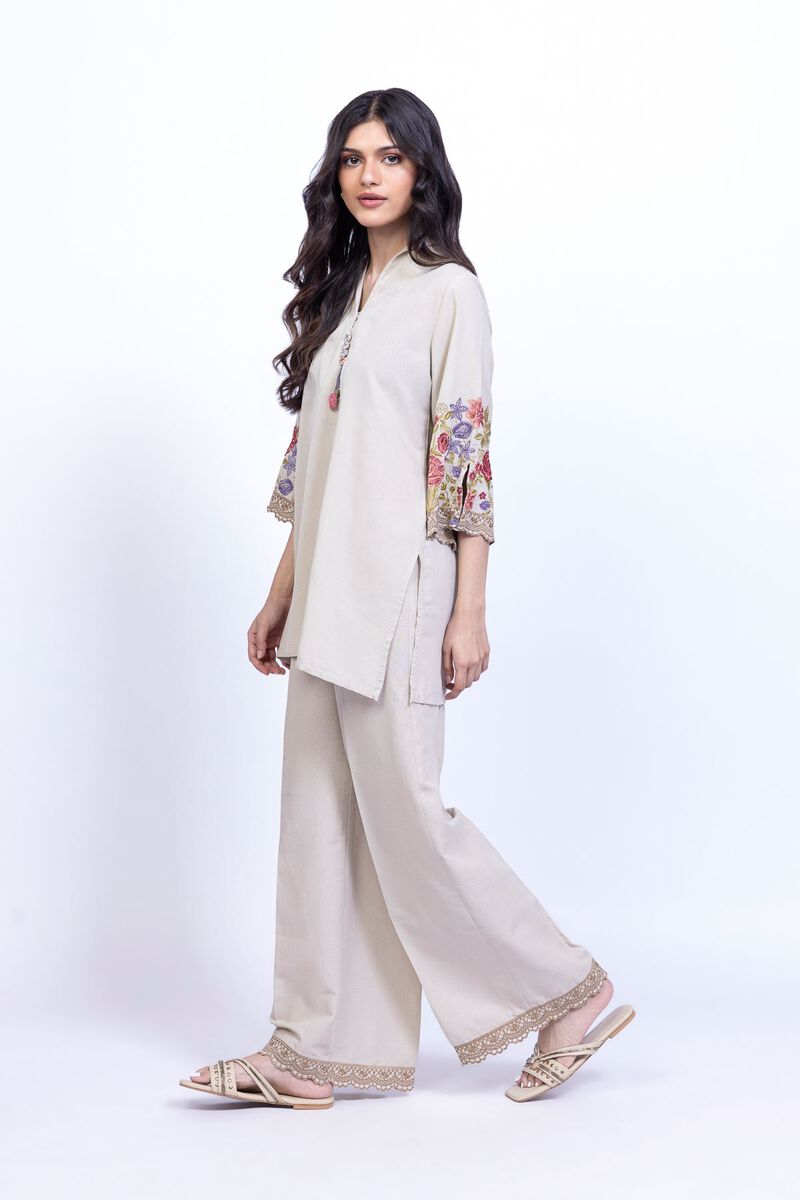 https://us.khaadi.com/dw/image/v2/BJTG_PRD/on/demandware.static/-/Sites-khaadi-master-catalog/default/dw252d5892/images/hi-res/25-09-11e5-01ba_multi_1.jpg?sw=800&sh=1200