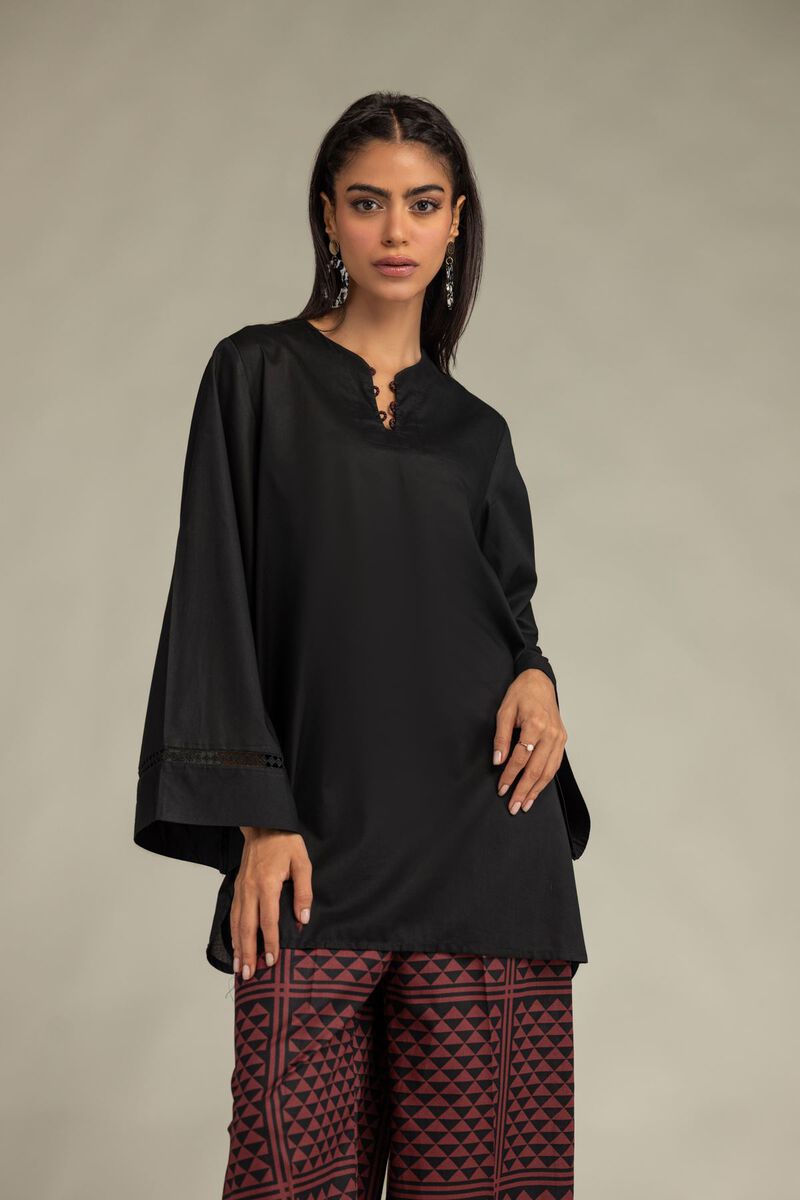 https://us.khaadi.com/dw/image/v2/BJTG_PRD/on/demandware.static/-/Sites-khaadi-master-catalog/default/dw25645584/images/hi-res/1-26-310-a-h1_multi_1.jpg?sw=800&sh=1200