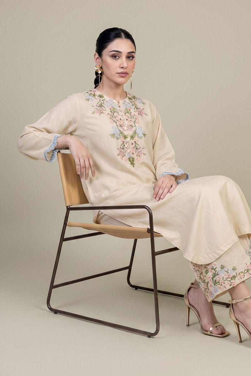 https://us.khaadi.com/dw/image/v2/BJTG_PRD/on/demandware.static/-/Sites-khaadi-master-catalog/default/dw2677ceb2/images/hi-res/2-26-405-a-b1_multi_1.jpg?sw=800&sh=1200