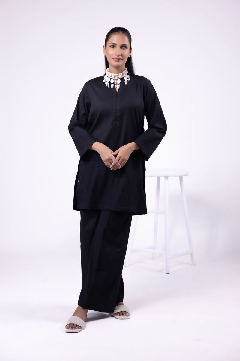 https://us.khaadi.com/dw/image/v2/BJTG_PRD/on/demandware.static/-/Sites-khaadi-master-catalog/default/dw27a39f6e/images/hi-res/24-12e02-08ta_multi_1.jpg?sw=800&sh=1200