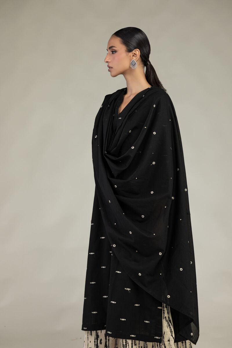 https://us.khaadi.com/dw/image/v2/BJTG_PRD/on/demandware.static/-/Sites-khaadi-master-catalog/default/dw2825d178/images/hi-res/1-26-226-c-d2_multi_1.jpg?sw=800&sh=1200