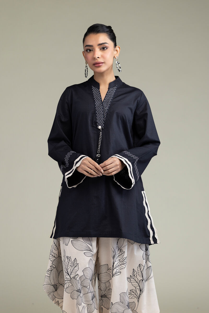 https://us.khaadi.com/dw/image/v2/BJTG_PRD/on/demandware.static/-/Sites-khaadi-master-catalog/default/dw2e0ec39b/images/hi-res/1-26-211-a-f1_multi_1.jpg?sw=800&sh=1200