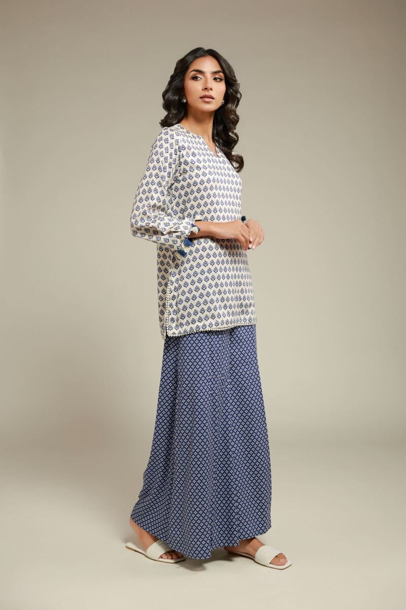 https://us.khaadi.com/dw/image/v2/BJTG_PRD/on/demandware.static/-/Sites-khaadi-master-catalog/default/dw2e5d0cf4/images/hi-res/1-26-102-b-a_multi_1.jpg?sw=800&sh=1200