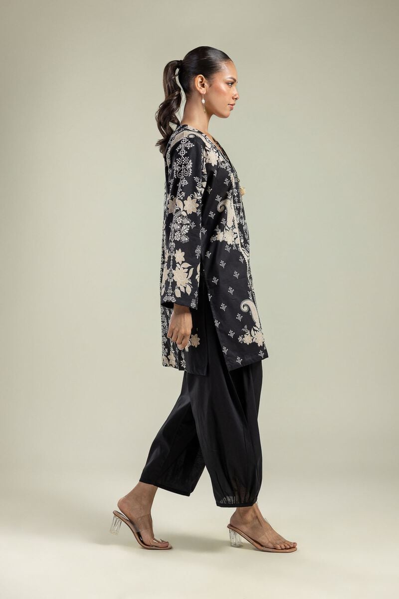 https://us.khaadi.com/dw/image/v2/BJTG_PRD/on/demandware.static/-/Sites-khaadi-master-catalog/default/dw2fa47c99/images/hi-res/1-26-208-b-a1_multi_1.jpg?sw=800&sh=1200