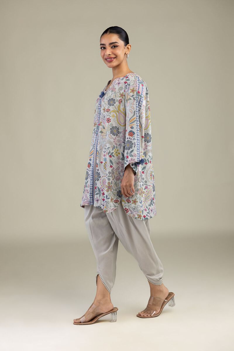 https://us.khaadi.com/dw/image/v2/BJTG_PRD/on/demandware.static/-/Sites-khaadi-master-catalog/default/dw30b2a851/images/hi-res/1-26-246-b-i1_multi_1.jpg?sw=800&sh=1200