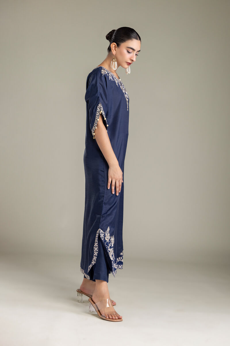https://us.khaadi.com/dw/image/v2/BJTG_PRD/on/demandware.static/-/Sites-khaadi-master-catalog/default/dw3100e5ef/images/hi-res/2-26-409-b-f1_multi_1.jpg?sw=800&sh=1200