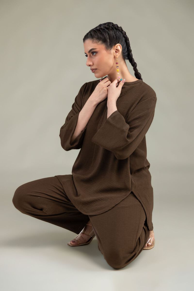 https://us.khaadi.com/dw/image/v2/BJTG_PRD/on/demandware.static/-/Sites-khaadi-master-catalog/default/dw316fdf85/images/hi-res/14-26-303-a-e1_multi_1.jpg?sw=800&sh=1200