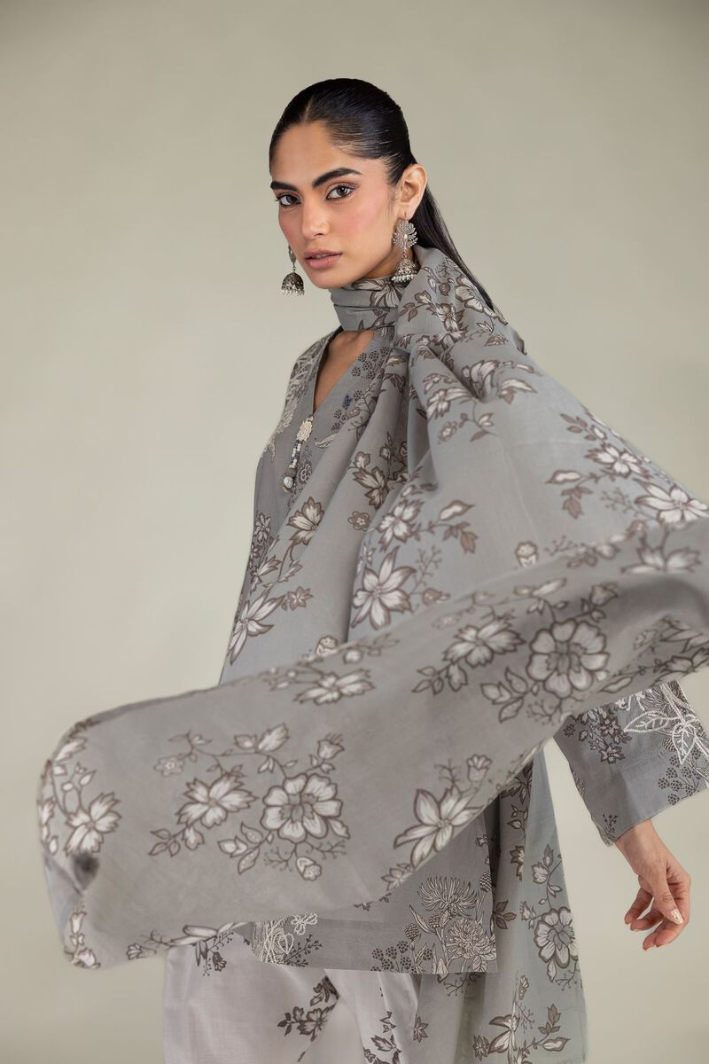 https://us.khaadi.com/dw/image/v2/BJTG_PRD/on/demandware.static/-/Sites-khaadi-master-catalog/default/dw317c4c72/images/hi-res/1-26-224-c-h2_multi_1.jpg?sw=800&sh=1200