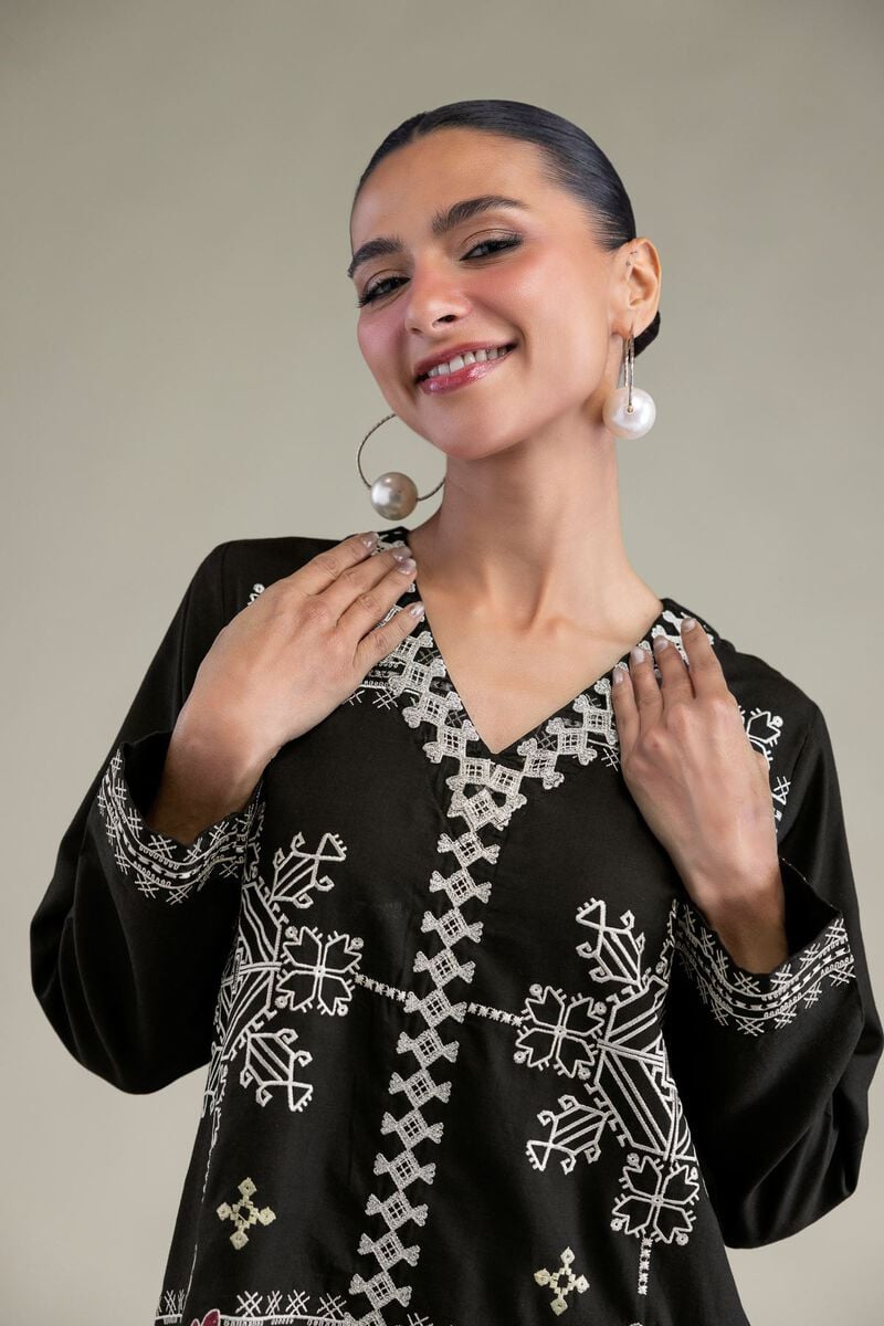 Embroidered | Raw Silk | Black Floral Kurta | USD 45.00