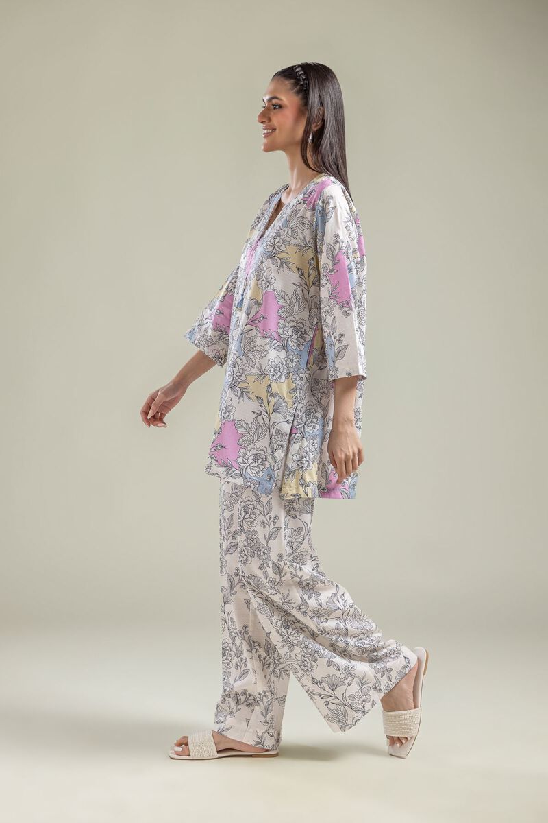 https://us.khaadi.com/dw/image/v2/BJTG_PRD/on/demandware.static/-/Sites-khaadi-master-catalog/default/dw31bb6456/images/hi-res/1-26-204-b-e1_multi_1.jpg?sw=800&sh=1200