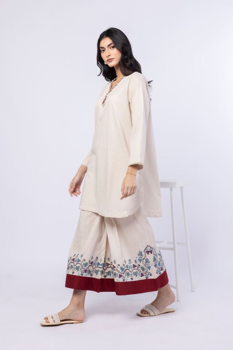https://us.khaadi.com/dw/image/v2/BJTG_PRD/on/demandware.static/-/Sites-khaadi-master-catalog/default/dw320a0826/images/hi-res/25-05e55-05ba_multi_1.jpg?sw=800&sh=1200