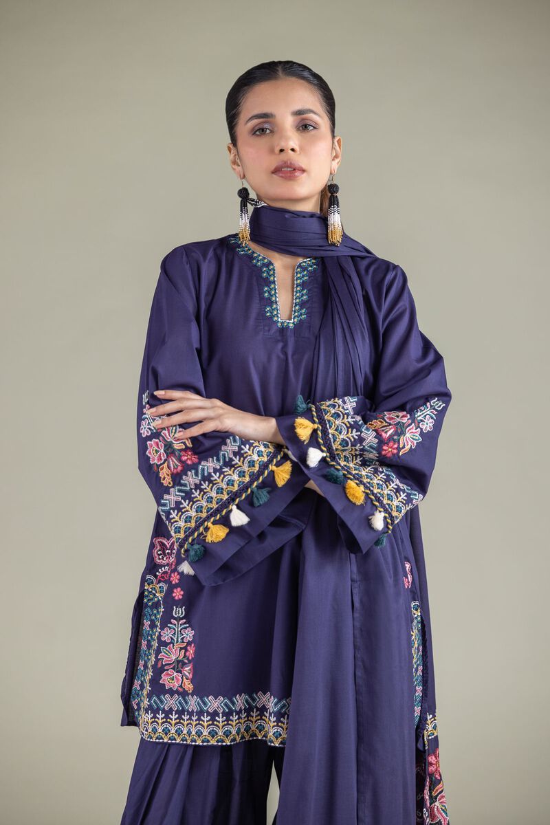 https://us.khaadi.com/dw/image/v2/BJTG_PRD/on/demandware.static/-/Sites-khaadi-master-catalog/default/dw337cc050/images/hi-res/1-26-117-c-h_multi_1.jpg?sw=800&sh=1200